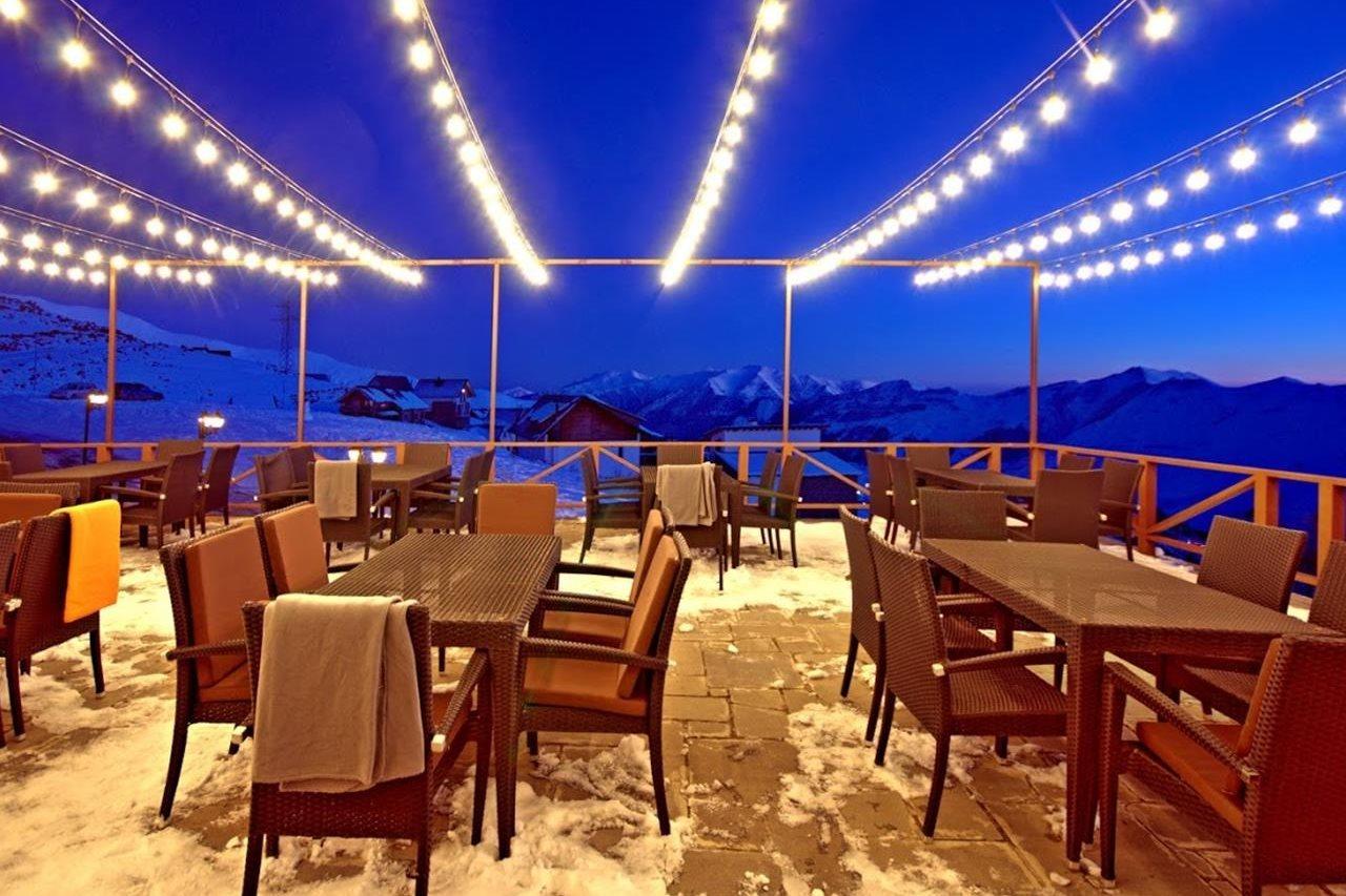 Alpina Hotel Gudauri Eksteriør billede