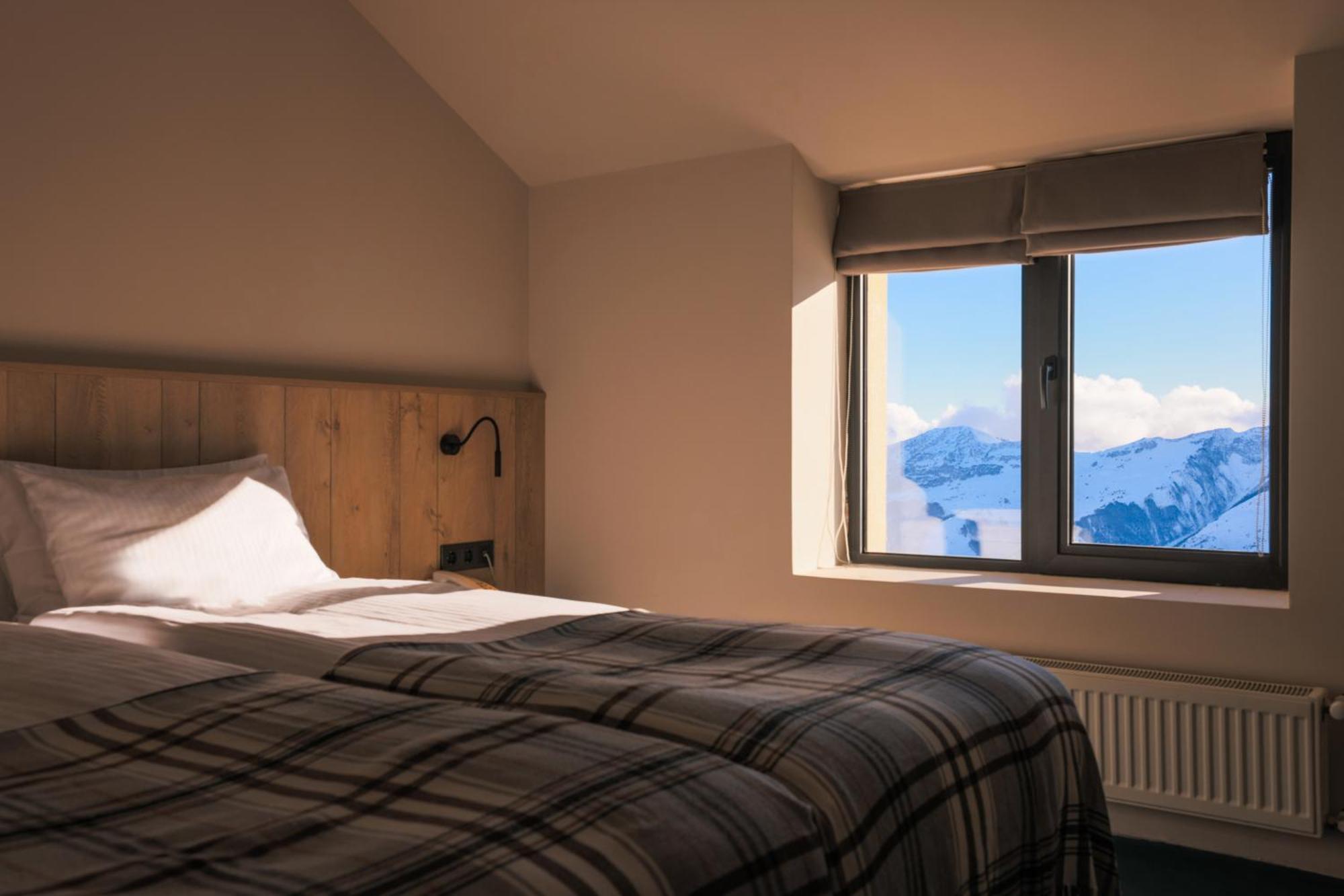 Alpina Hotel Gudauri Eksteriør billede