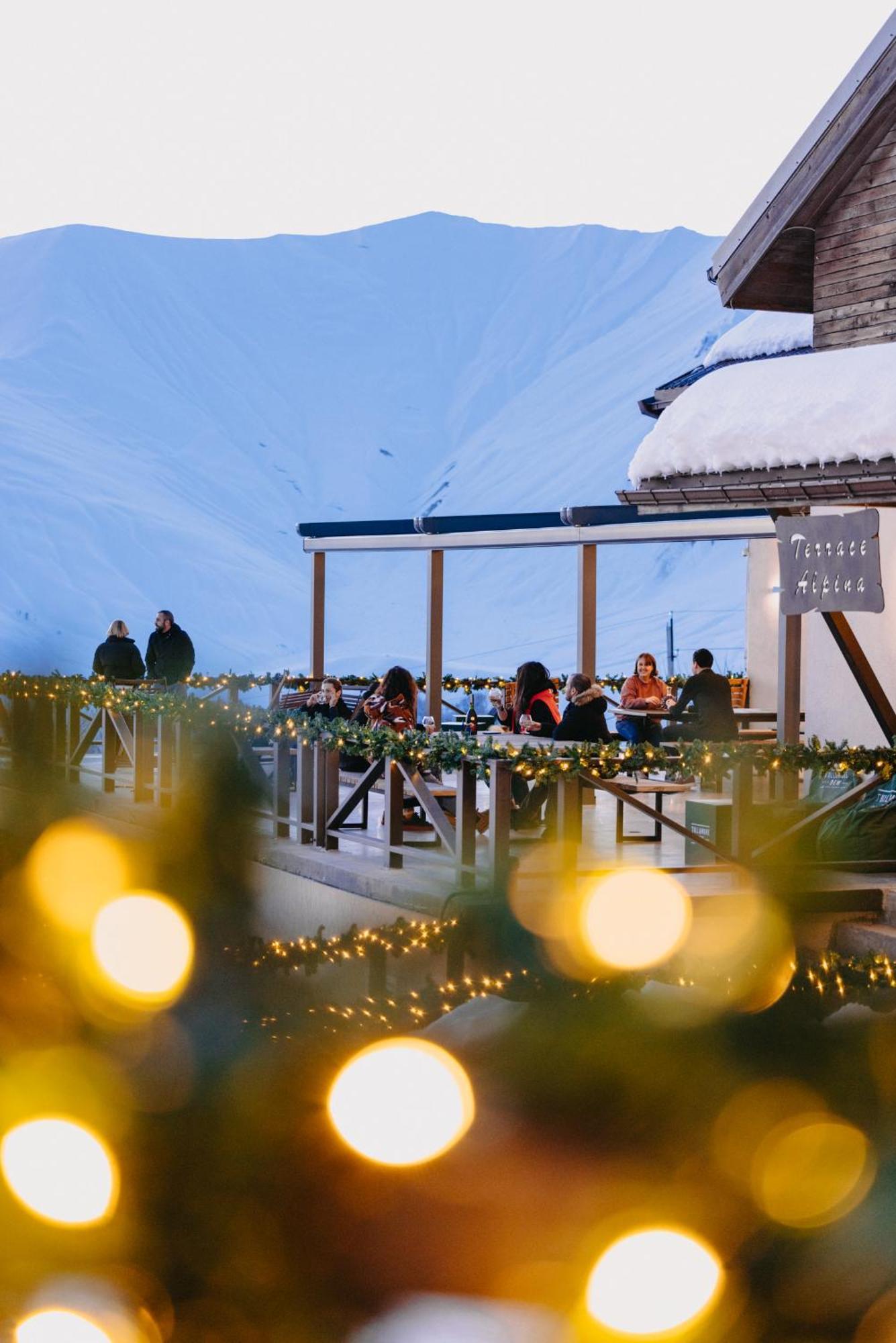 Alpina Hotel Gudauri Eksteriør billede
