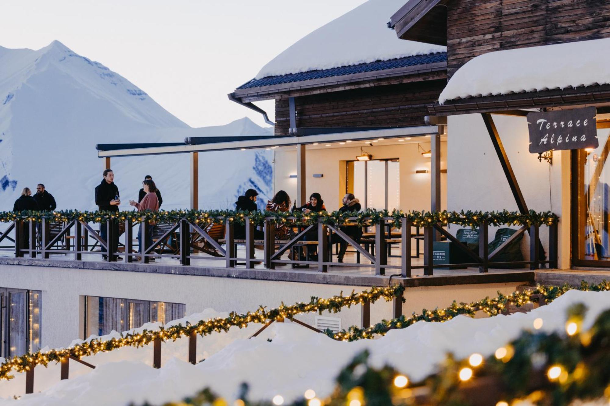 Alpina Hotel Gudauri Eksteriør billede
